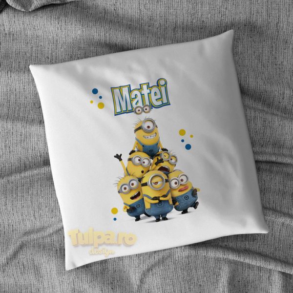 Pernă personalizabila cu numele bebelusului