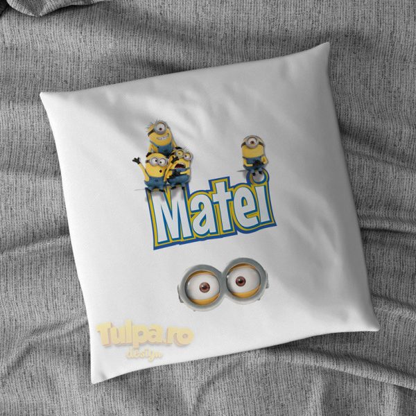 Pernă personalizabila cu numele bebelusului