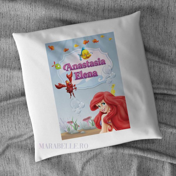 Pernă cu Mica Sirenă, personalizată cu nume Pernă cu Mica Sirenă, personalizată cu nume